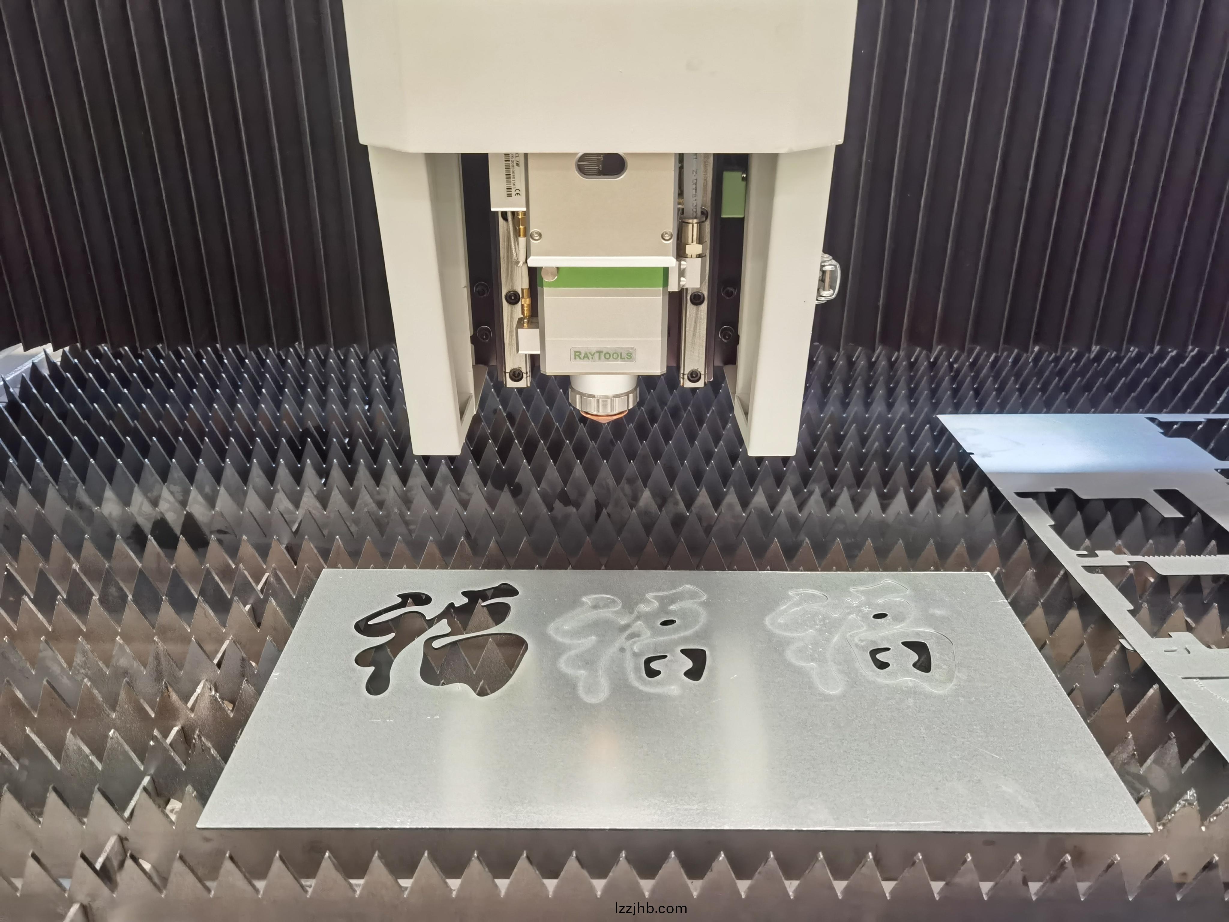 RC-GA-3015雙平檯激光切割(ge)機