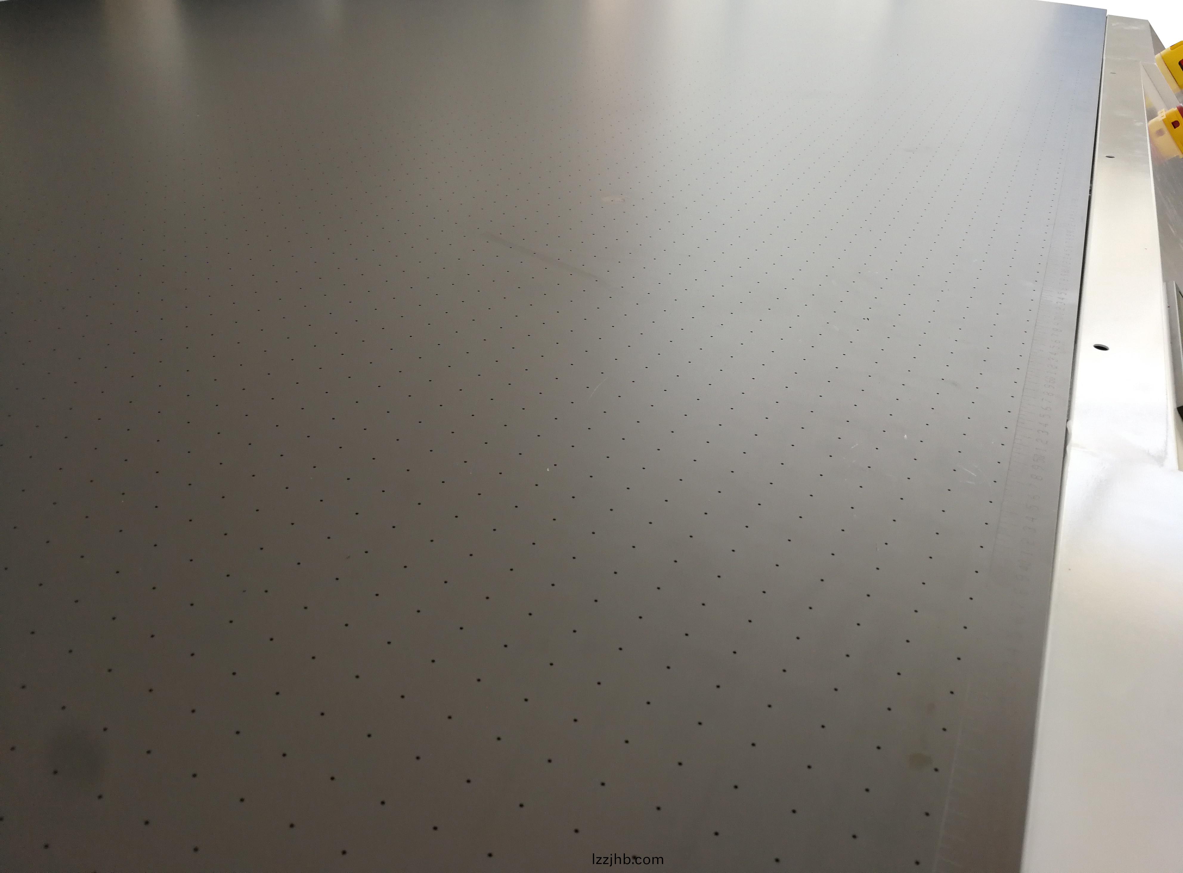 工業UV平闆噴墨(mo)打印機(ji)-鋁吸風平(ping)檯