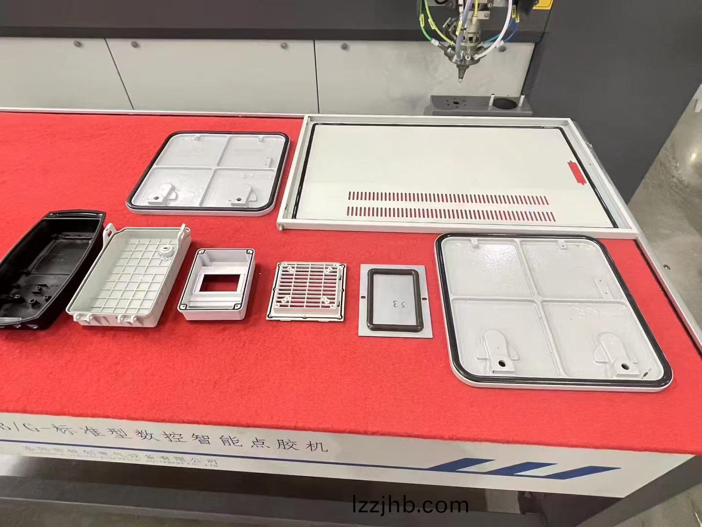 多組分(fen)微常量(liang)點膠機