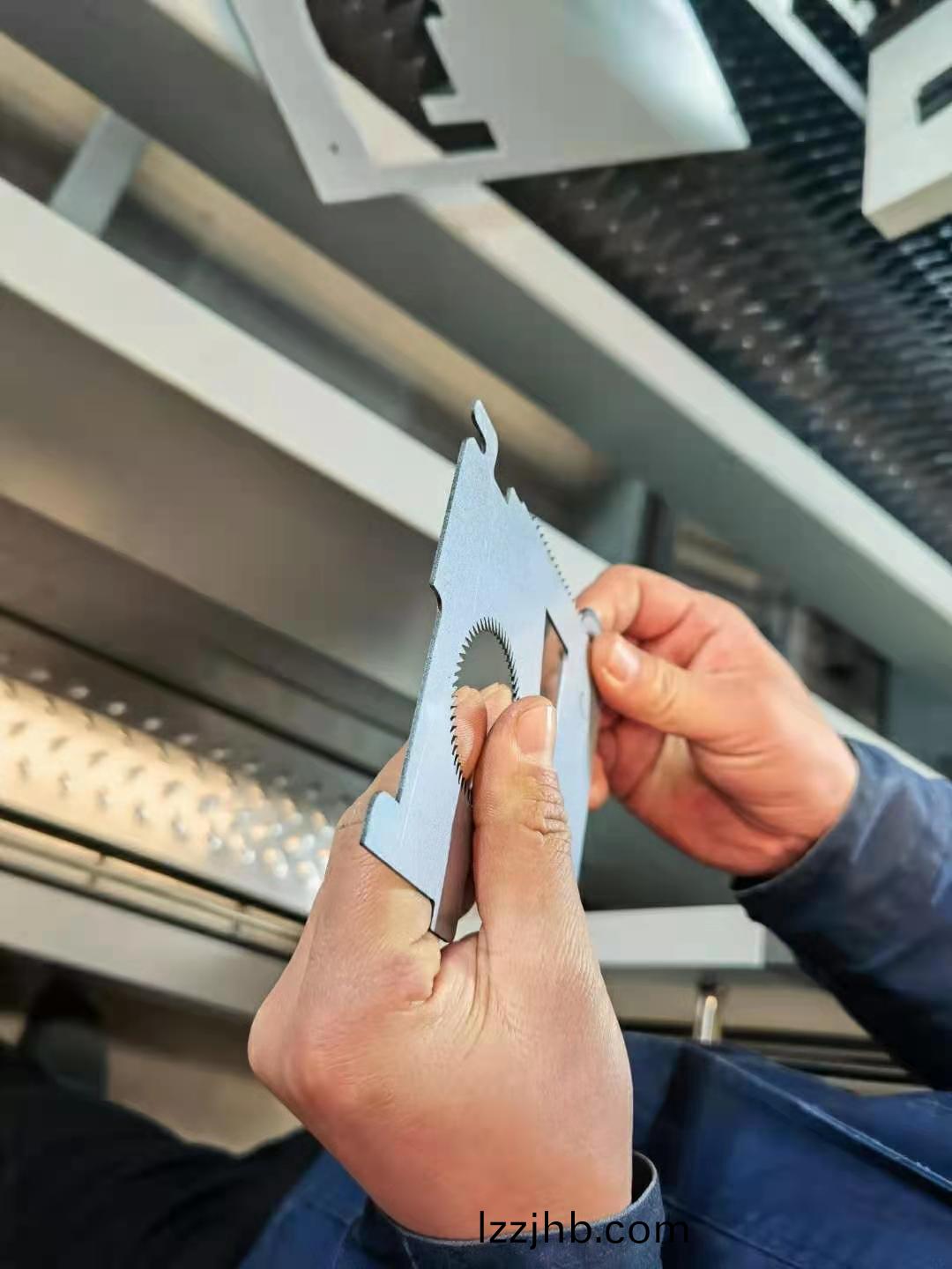 1931683ea1290125036c4b20e0e6612