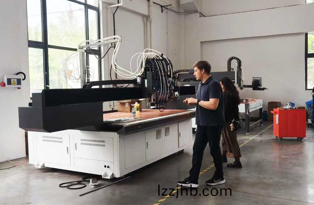 俄儸斯客戶驗(yan)廠-2